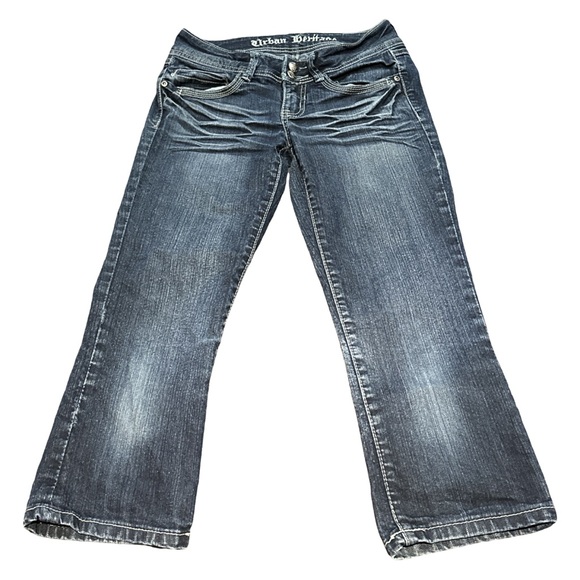 URBAN HERITAGE Y2K women's dark faded capris with back pocket details, size 3. - Picture 2 of 4